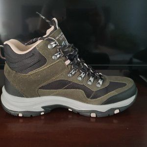 Skecher's Women's Hiking Boots Size 10 Olive/Black